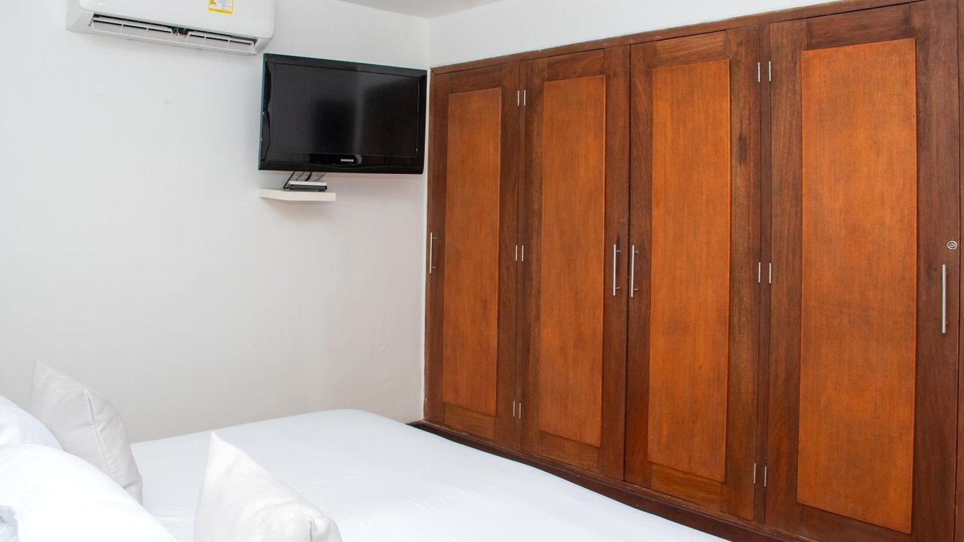 Luxury 5 Bedroom House In The Old Villa Cartagena