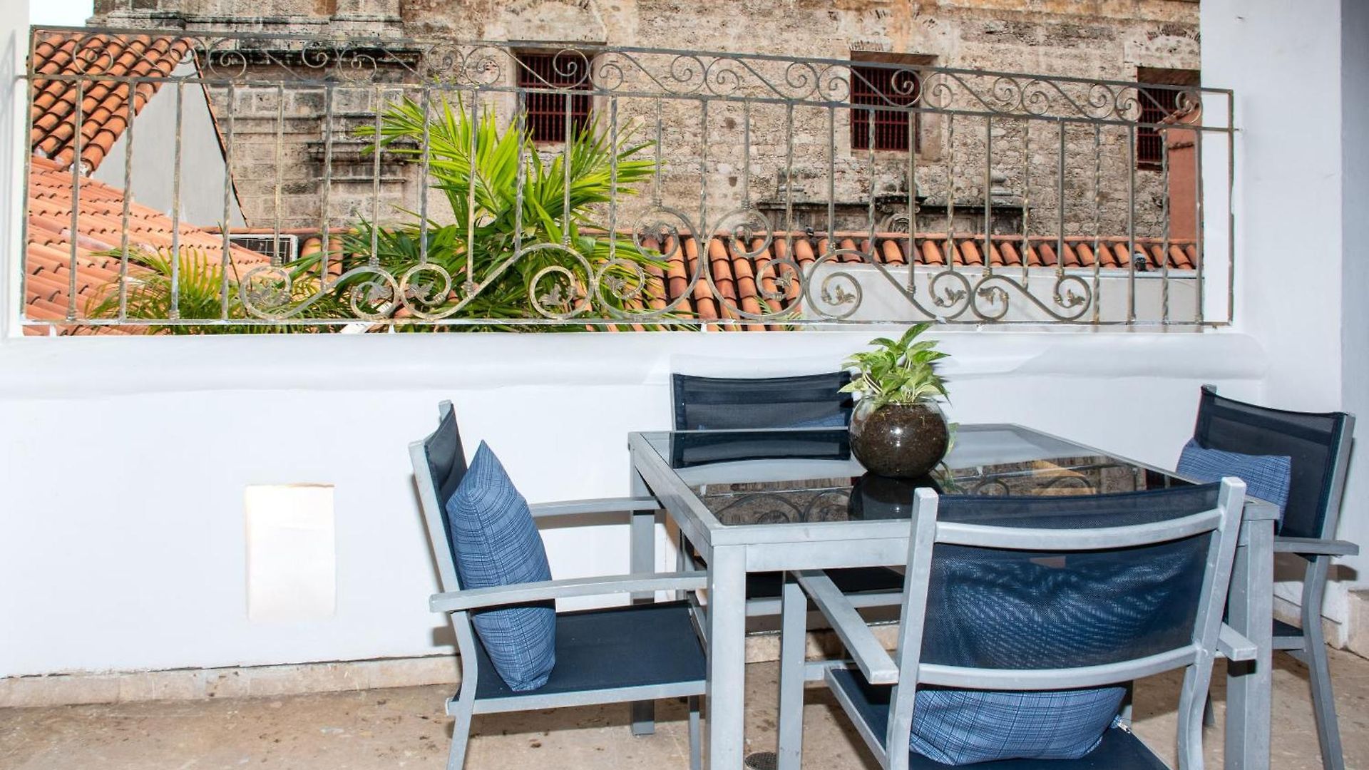 Luxury 5 Bedroom House In The Old Villa *