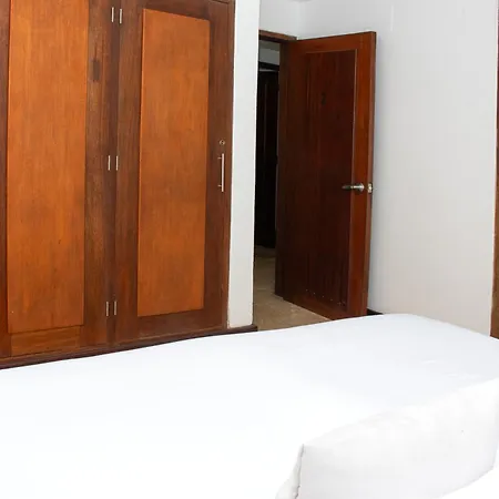 Luxury 5 Bedroom House In The Old Villa *