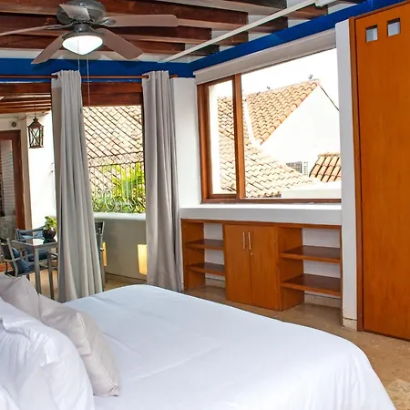 Luxury 5 Bedroom House In The Old *