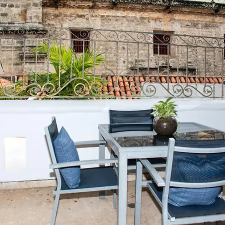 Luxury 5 Bedroom House In The Old Villa *