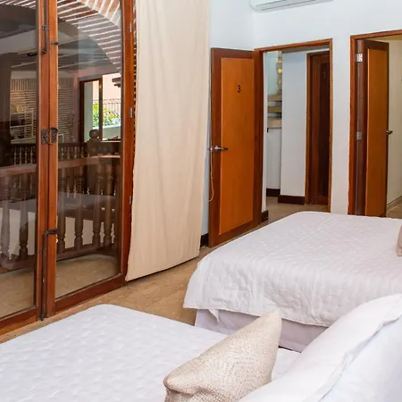 Luxury 5 Bedroom House In The Old *