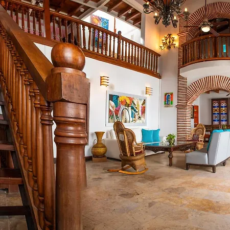 Luxury 5 Bedroom House In The Old * Cartagena