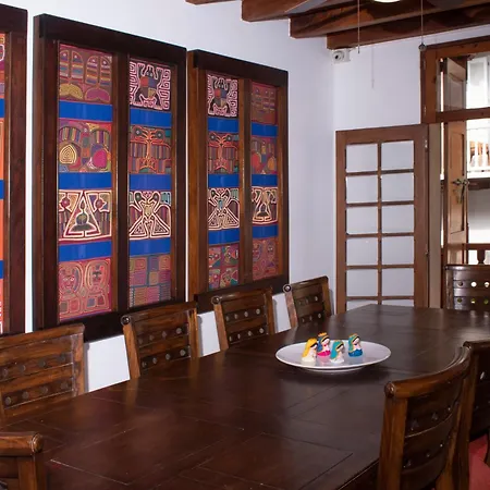Luxury 5 Bedroom House In The Old *
